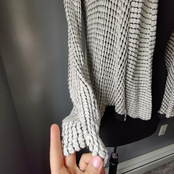 *NWT* Anthropologie Mauve Black and White Bubble Cardigan - Picture 4 of 6